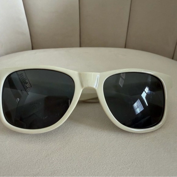 TAYLOR SWIFT Official Eras Tour 1989 (Taylor\'s Version) Cream Sunglasses Merch main image 6